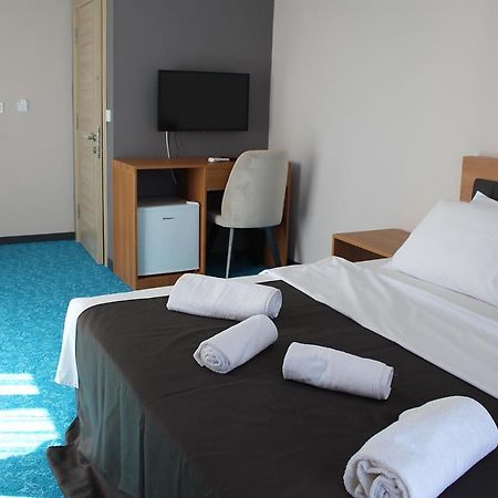 Silver Continent Hostel 실리브리 외부 사진