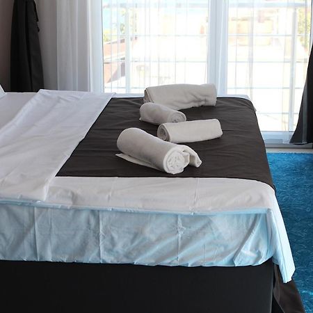 Silver Continent Hostel 실리브리 외부 사진